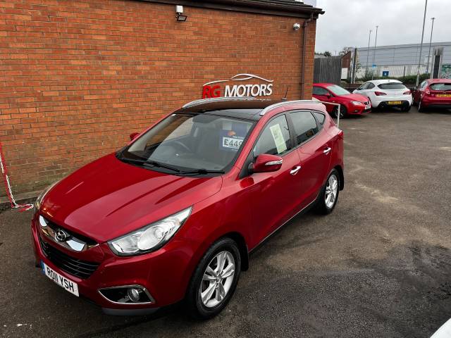 Hyundai ix35 1.7 CRDi Premium Red 5dr 2WD Estate, Nice Spec Estate Diesel Red