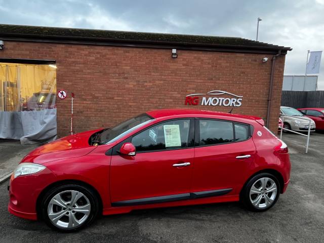 2009 Renault Megane 1.6 16V 110 Dynamique Red 5dr Hatch, PX Welcome