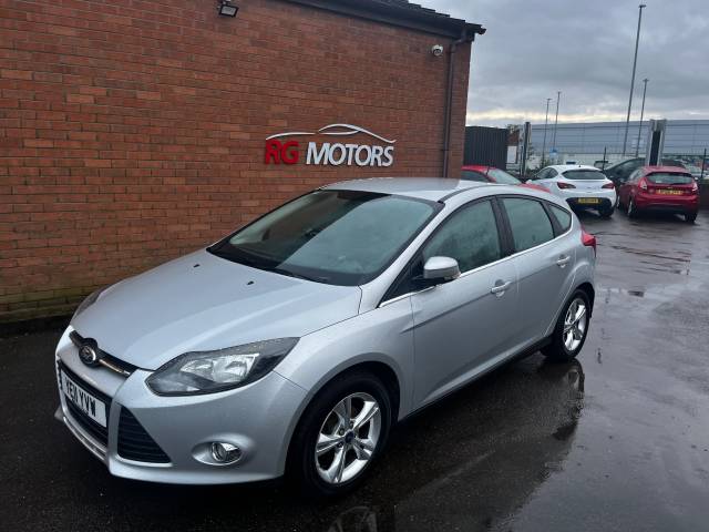 Ford Focus 1.6 Zetec Silver 5dr Hatch, 1 Owner, F.S.H. Hatchback Petrol Silver