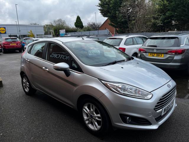 2015 Ford Fiesta 1.0 EcoBoost Zetec Silver 5dr Hatch, £0 TAX, 65 MPG, F.S.H.