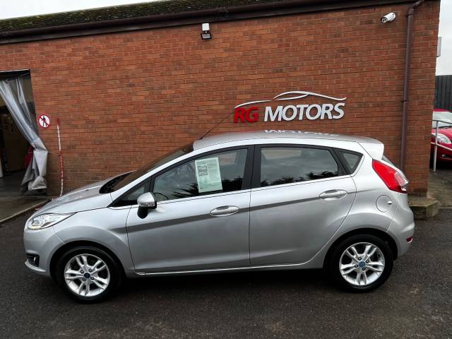 2015 Ford Fiesta 1.0 EcoBoost Zetec Silver 5dr Hatch, £0 TAX, 65 MPG, F.S.H.