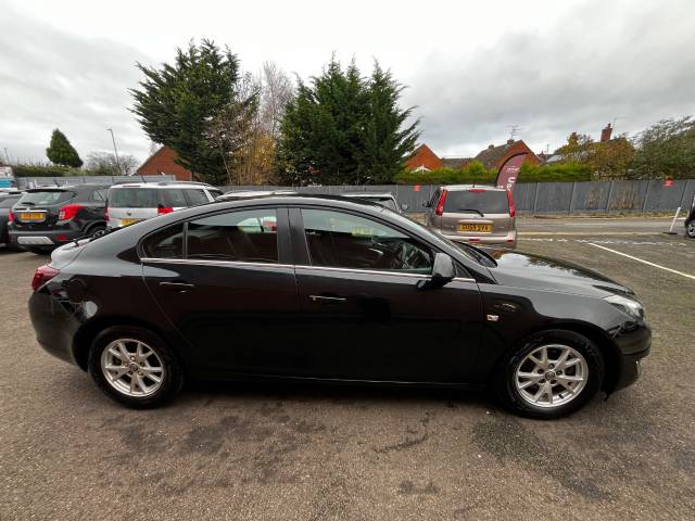 2014 Vauxhall Insignia 2.0 CDTi ecoFLEX Design Black 5dr Hatch, £0 TAX, 65 MPG