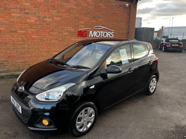 Hyundai i10 1.0 SE Black 5dr Hatch, £20 TAX, 68 MPG, 1 OWNER Hatchback Petrol Black