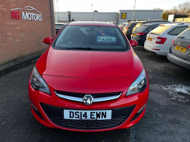 2014 Vauxhall Astra 1.6i 16V Design Red 5dr Popular Family Hatch,