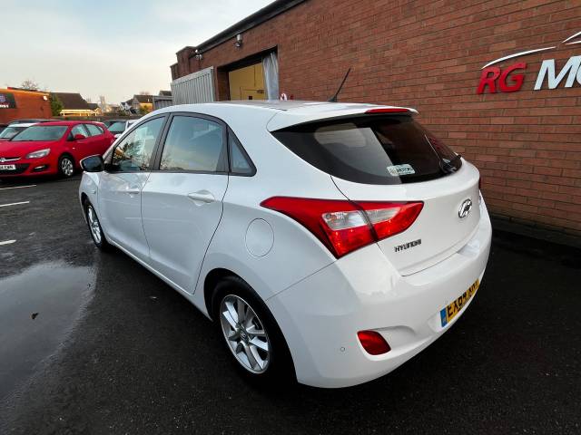 2014 Hyundai i30 1.6 CRDi Blue Drive Active White 5dr Hatch £0 TAX 76 MPG