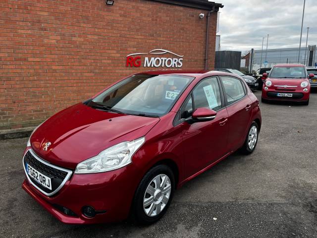 Peugeot 208 1.2 VTi Access+ Red 5dr Hatch, £20 TAX, 62 MPG Hatchback Petrol Red