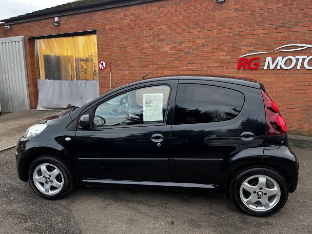 2014 Peugeot 107 1.0 Allure Black 5dr Hatch, £0 TAX, 66 MPG