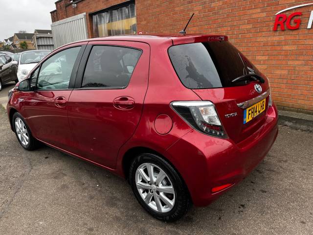 2014 Toyota Yaris 1.5 VVT-i Hybrid Icon+ 5dr CVT £0 TAX, 80 MPG