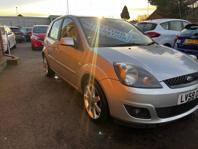 2008 Ford Fiesta 1.4 16v Zetec Silver 5dr Hatch