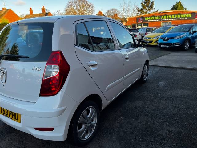 2014 Hyundai i10 1.2 ACTIVE WHITE 5dr HATCH, £20 TAX, 62 MPG, F.S.H