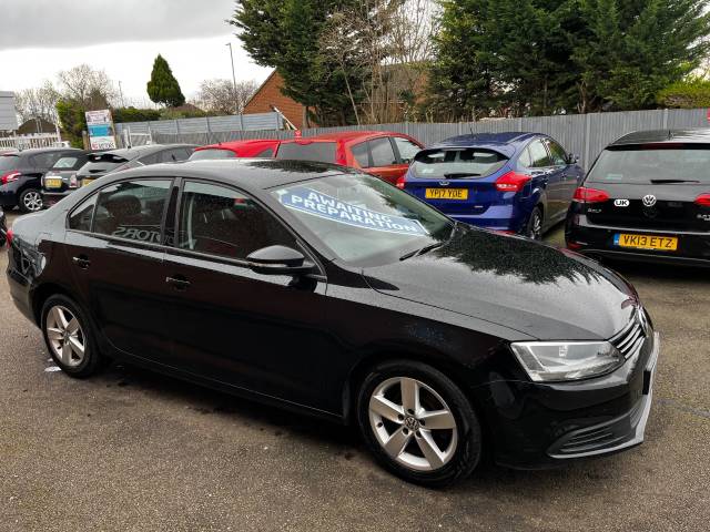 2011 Volkswagen Jetta 1.6 TDI CR Bluemotion Tech SE Black 4dr Saloon