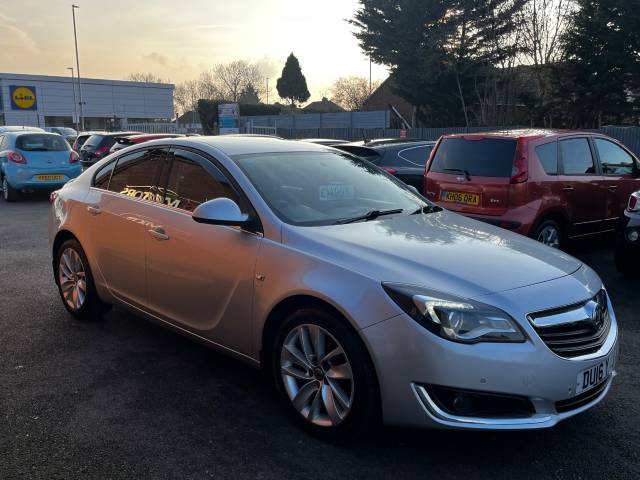 2016 Vauxhall Insignia 1.6 CDTi SRi Nav Black 5dr Hatch,