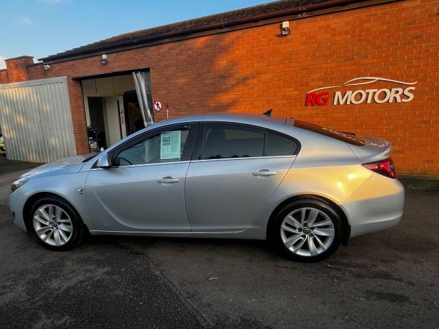 2016 Vauxhall Insignia 1.6 CDTi SRi Nav Black 5dr Hatch,