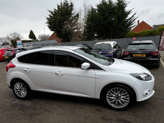 2013 Ford Focus 1.0 EcoBoost Zetec White 5dr Hatch F.S.H.