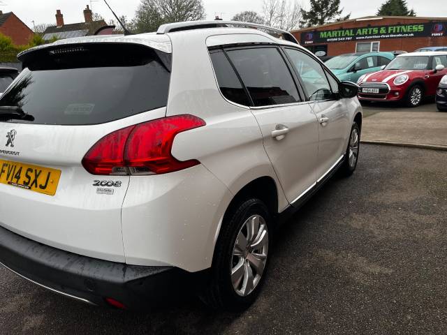 2014 Peugeot 2008 1.2 VTi Allure White 5dr Hatch