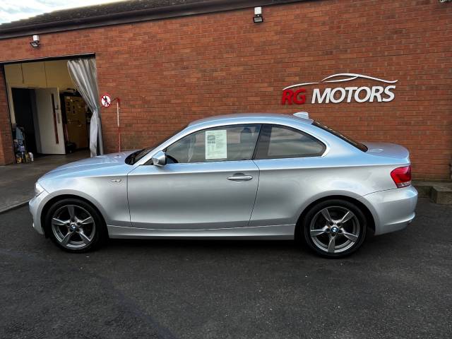 2013 BMW 1 Series 2.0 118d Exclusive Edition Black 2dr Auto Coupe