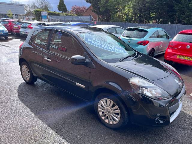 2011 Renault Clio 1.2 16V I-Music Black 3dr Hatch