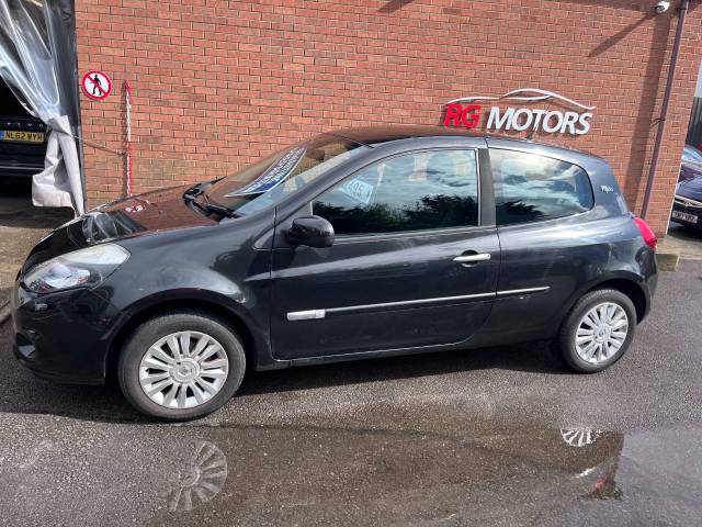 2011 Renault Clio 1.2 16V I-Music Black 3dr Hatch