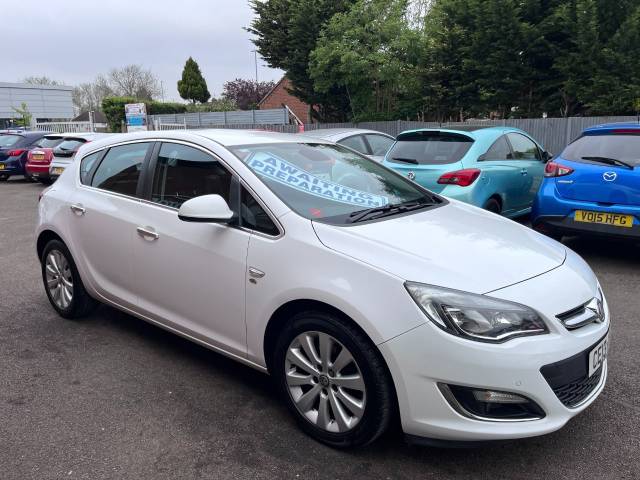 2013 Vauxhall Astra 2.0 CDTi 16V ecoFLEX Elite [165] White 5dr Hatch
