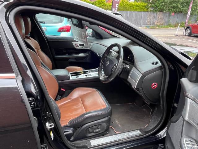 2012 Jaguar XF 3.0d V6 S Portfolio Auto Black 5dr Estate