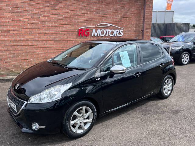 Peugeot 208 1.2 VTi Style Black 5dr Hatch £20 TAX, 62 MPG Hatchback Petrol Black