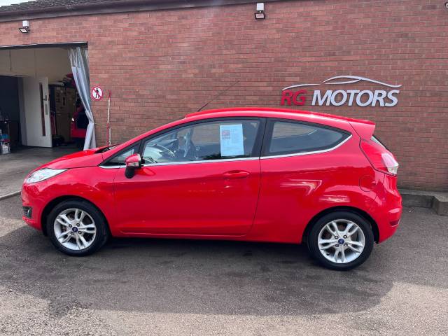 2015 Ford Fiesta 1.25 82 Zetec Red 3dr Hatch