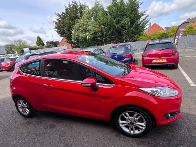 2015 Ford Fiesta 1.25 82 Zetec Red 3dr Hatch