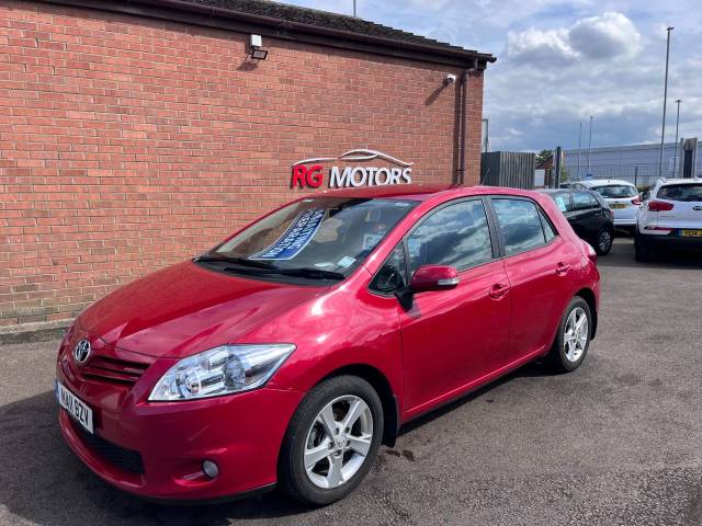 Toyota Auris 1.33 Dual VVTi TR Red 5dr Hatch JUST 38k MILES Hatchback Petrol Red
