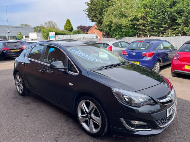 2013 Vauxhall Astra 1.4T 16V SRi Black 5dr Hatch