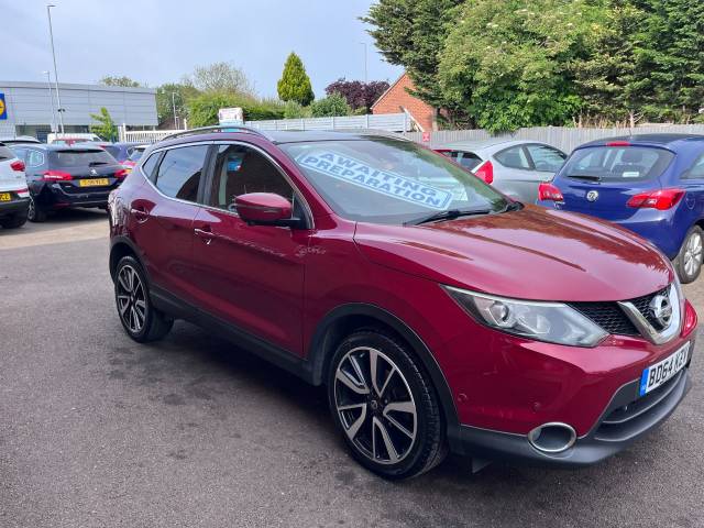 2014 Nissan Qashqai 1.5 dCi Tekna Red 5dr Hatch