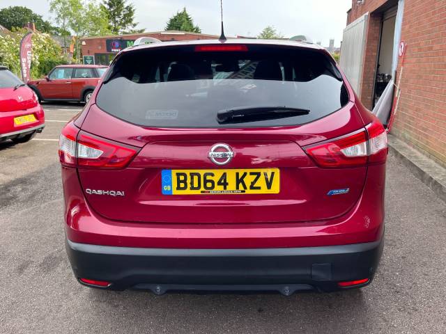 2014 Nissan Qashqai 1.5 dCi Tekna Red 5dr Hatch