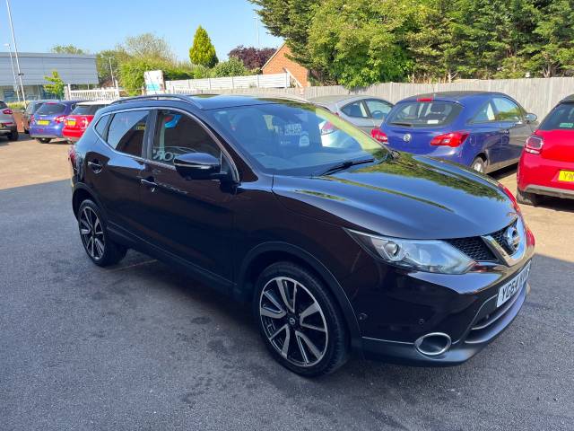 2014 Nissan Qashqai 1.5 dCi Tekna Black 5dr Hatch