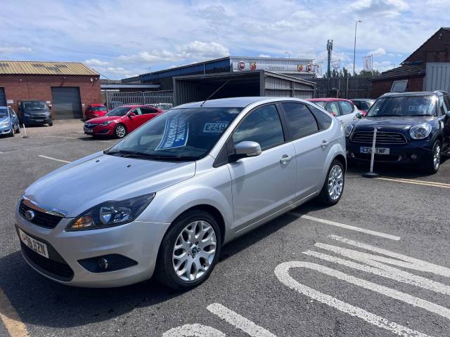 Ford Focus 1.6 TDCi Zetec Silver 5dr Hatch, £35 Tax. 68 MPG Hatchback Diesel Silver