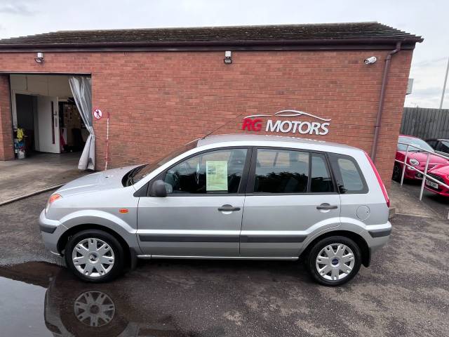 2010 Ford Fusion 1.4 Style + Silver 5dr Hatch