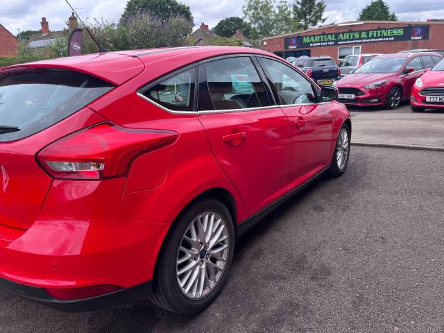 2015 Ford Focus 1.6 TDCi 115 Titanium Red 5dr Hatch Low Miles