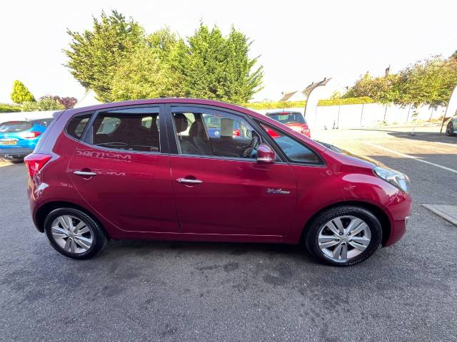 2011 Hyundai ix20 1.4 CRDi Blue drive Style Red 5dr MPV