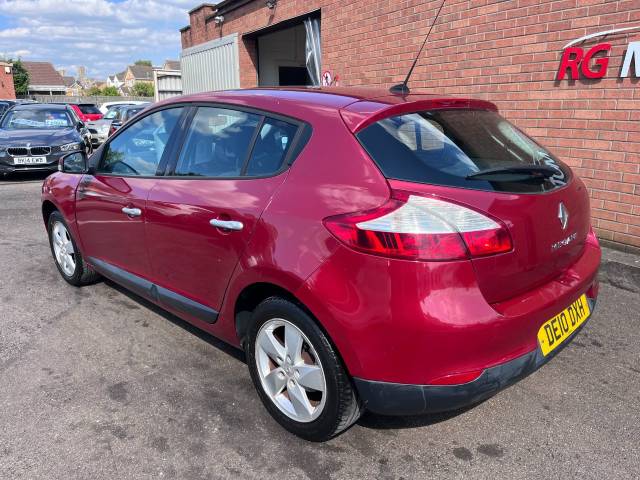 2010 Renault Megane 1.6 16V 110 Dynamique TomTom Red 5dr Hatch