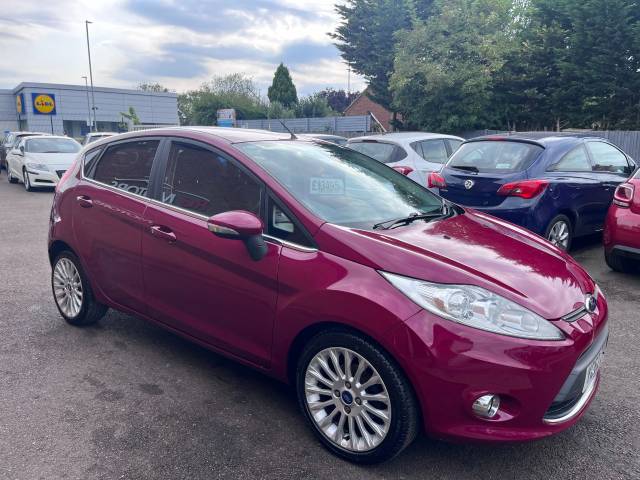 2012 Ford Fiesta 1.4 Titanium Red 5dr Hatch