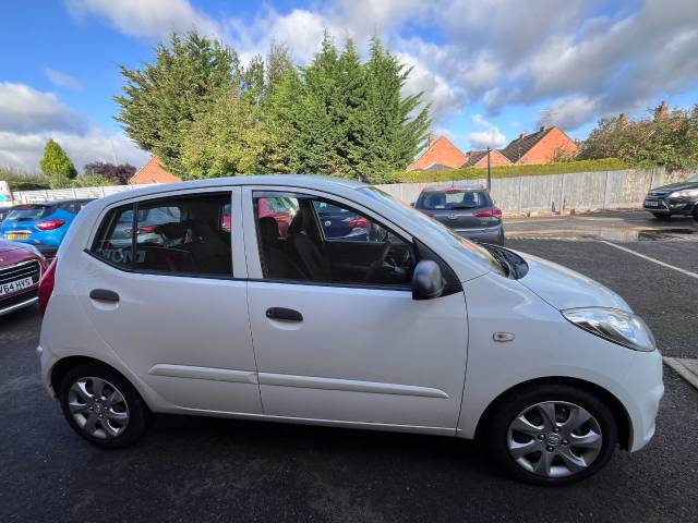2012 Hyundai i10 1.2 Classic White 5dr Hatch,