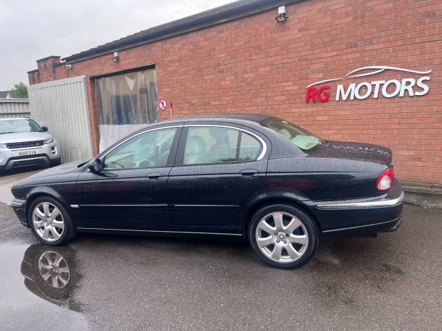 2006 Jaguar X-Type 2.2d SE Black 4dr Saloon