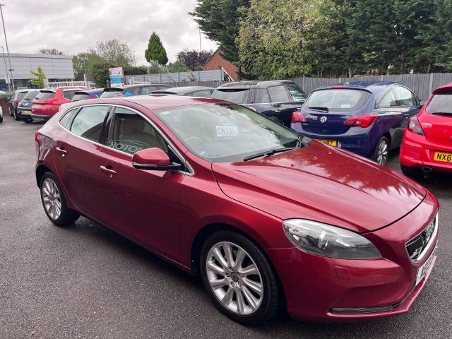 2013 Volvo V40 2.0 D3 SE Lux Nav Auto Red 5dr Hatch