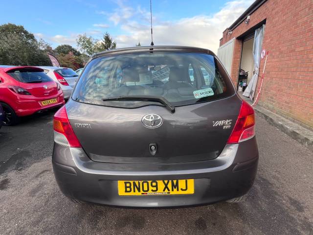 2009 Toyota Yaris 1.4 D-4D TR Grey 5dr Hatch