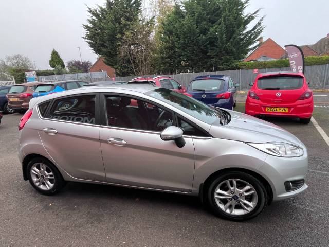2014 Ford Fiesta 1.0 EcoBoost Zetec Silver 5dr Hatch, £0 TAX, 65 MPG, F.S.H.