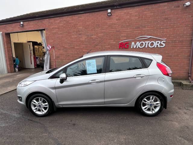 2014 Ford Fiesta 1.0 EcoBoost Zetec Silver 5dr Hatch, £0 TAX, 65 MPG, F.S.H.