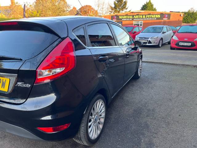 2012 Ford Fiesta 1.4 Titanium Black 5dr Hatch
