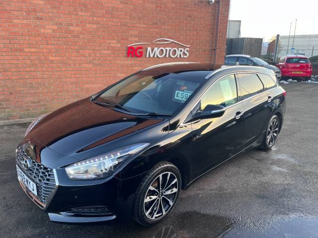 Hyundai i40 1.6 CRDi [136] SE Nav Black 5dr Est Estate Diesel Black