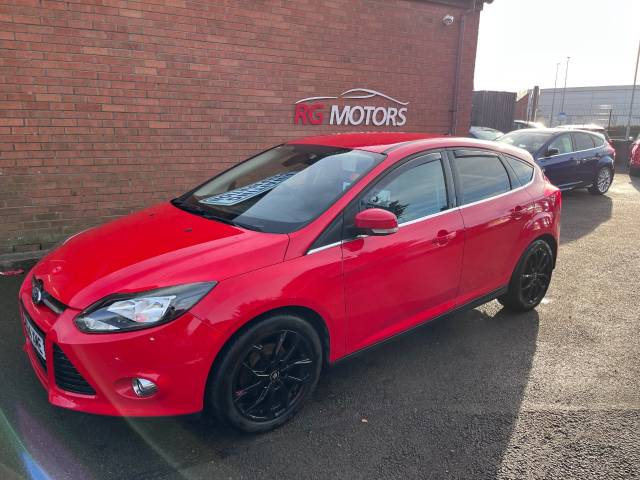 Ford Focus 1.0 125 EcoBoost Titanium Navigator Red 5dr Hatch Hatchback Petrol Red