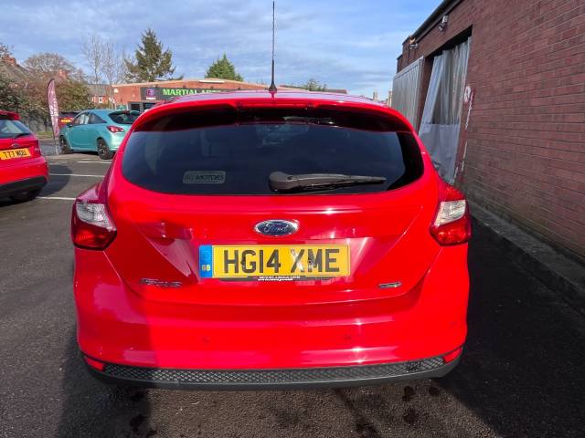 2014 Ford Focus 1.0 125 EcoBoost Titanium Navigator Red 5dr Hatch