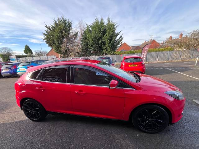 2014 Ford Focus 1.0 125 EcoBoost Titanium Navigator Red 5dr Hatch
