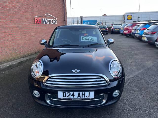 2013 Mini Hatchback 1.6 Cooper D Black 3dr Hatch